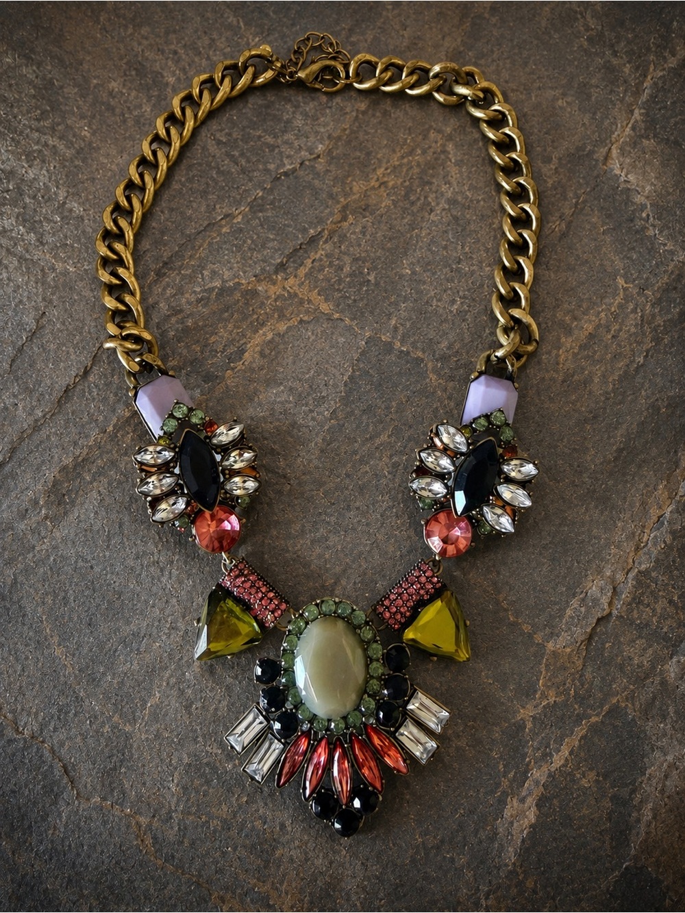 Midnight Garden: An Olivia Welles statement mystery journey of jewelry - Picture 10 of 11